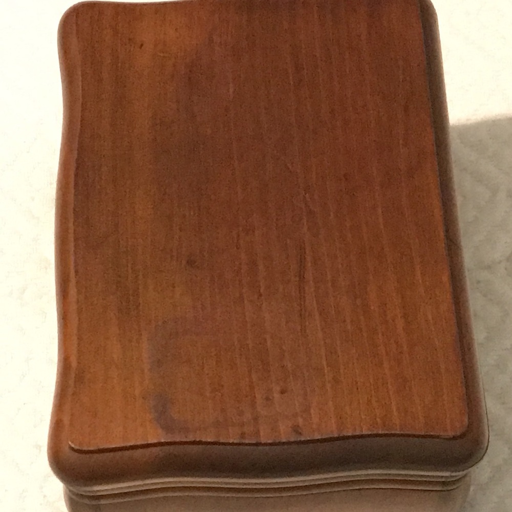 Jewelry Box plays “We’ve only just begun” - Picture 5 of 11
